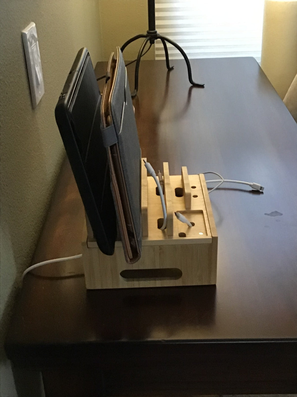 Bamboo Charging Station | 5-Port USB & Organizer | For Smartphone, Tablet & Smartwatch | Includes Cable Set