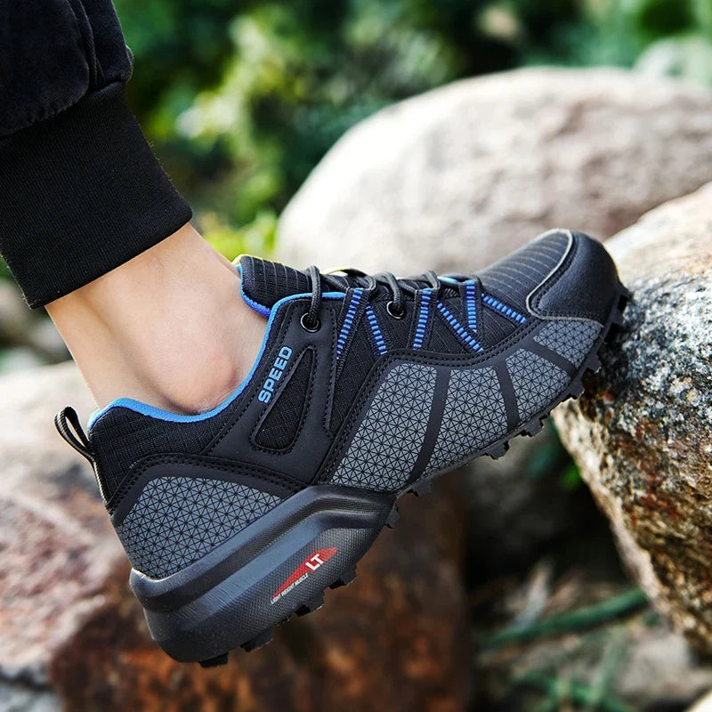 Low-Cut Lace-Up Outdoor Trainers