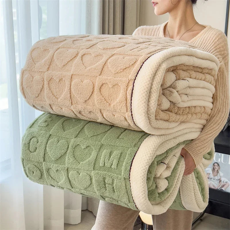 Thick Fleece Blanket with Heart Pattern