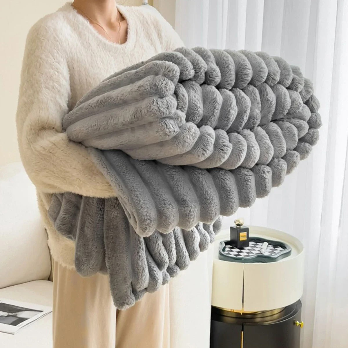 Thick Ribbed Multifunctional Blanket