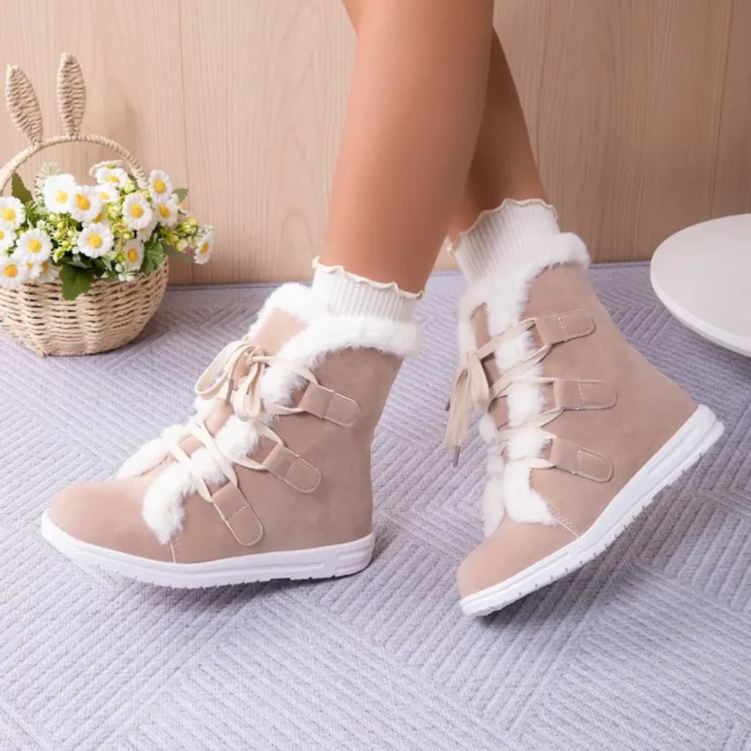 Women's Flat Lace-Up Boots