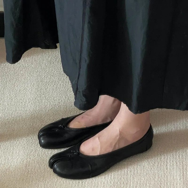 Women's Lace-Up Split-Toe Flats