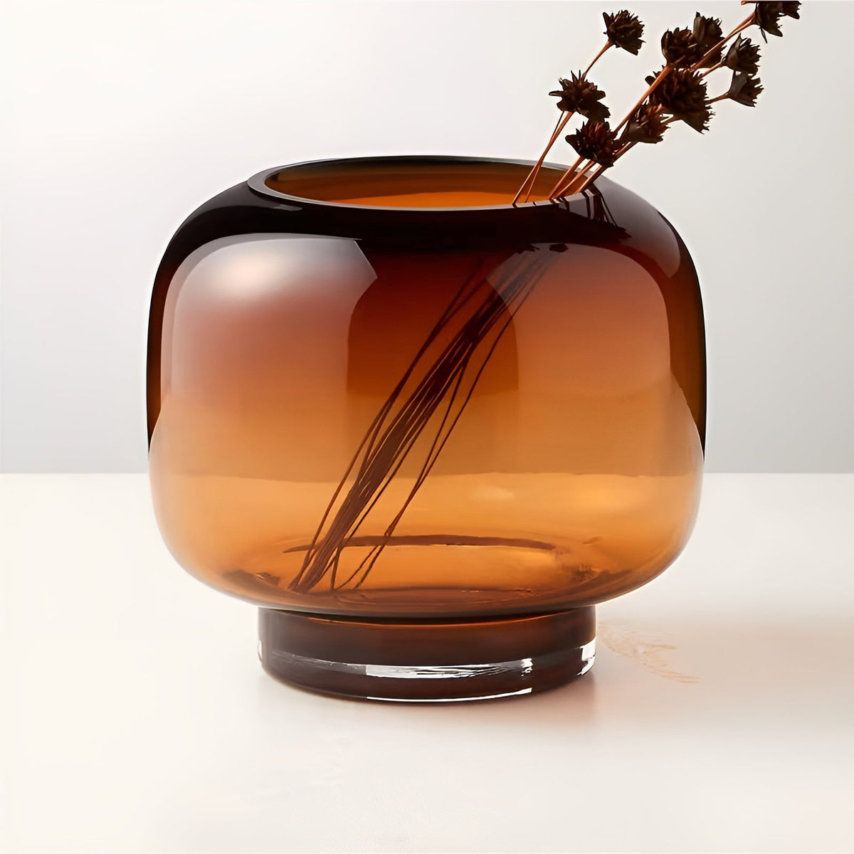 Amber Glass Vase – Minimalist Decorative Transparent Design for Flowers, Hydroponics and Modern Living Spaces