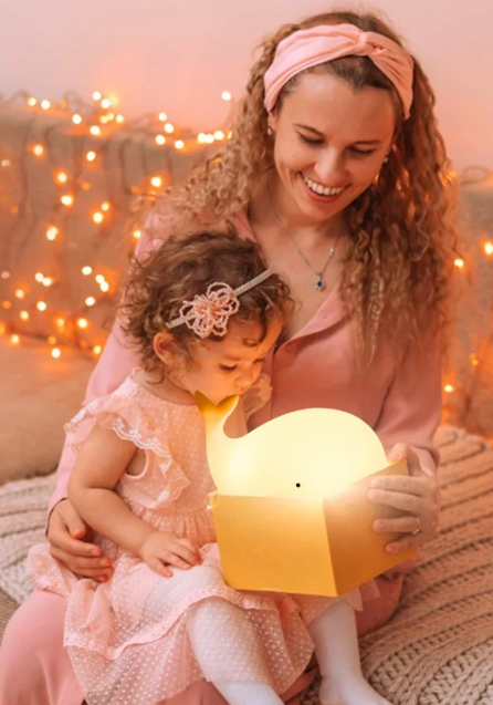 Charming Color-Changing Whale Night Light - Magical Atmosphere