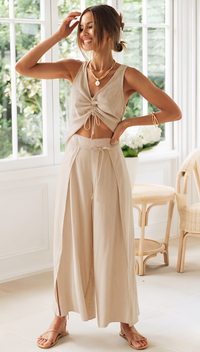 Chic Women's Two-Piece Set – Sleeveless V-Neck Crop Top and High-Waisted Wide-Leg Trousers