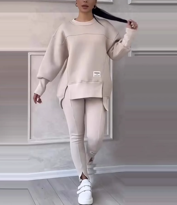 Comfortable Two-Piece Set Combining Comfort with Modern and Elegant Style