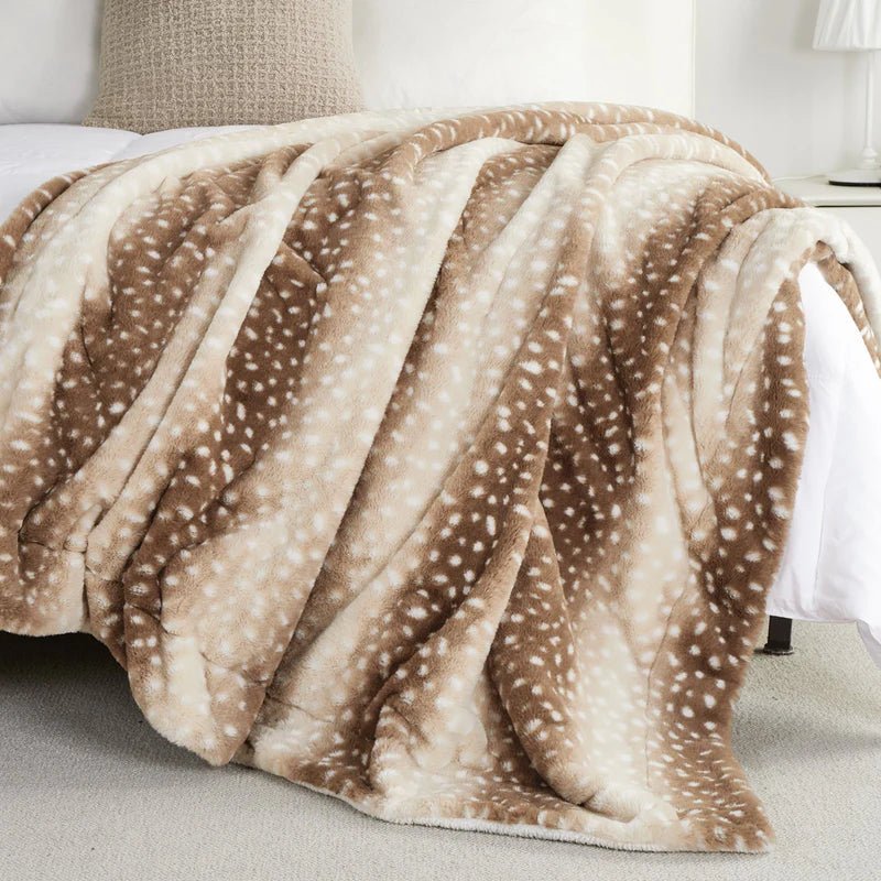 Cozy Faux Fur Blanket with Deer Motif – Reversible Plush Throw