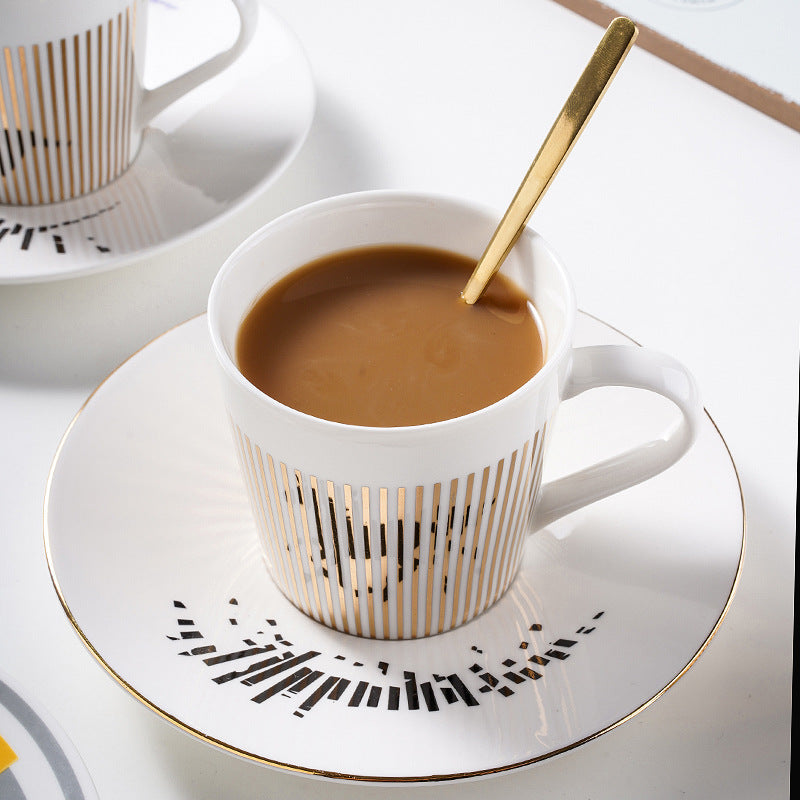 Creative Coffee Mug with Dynamic Mirror Reflection