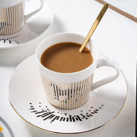 Creative Coffee Mug with Dynamic Mirror Reflection