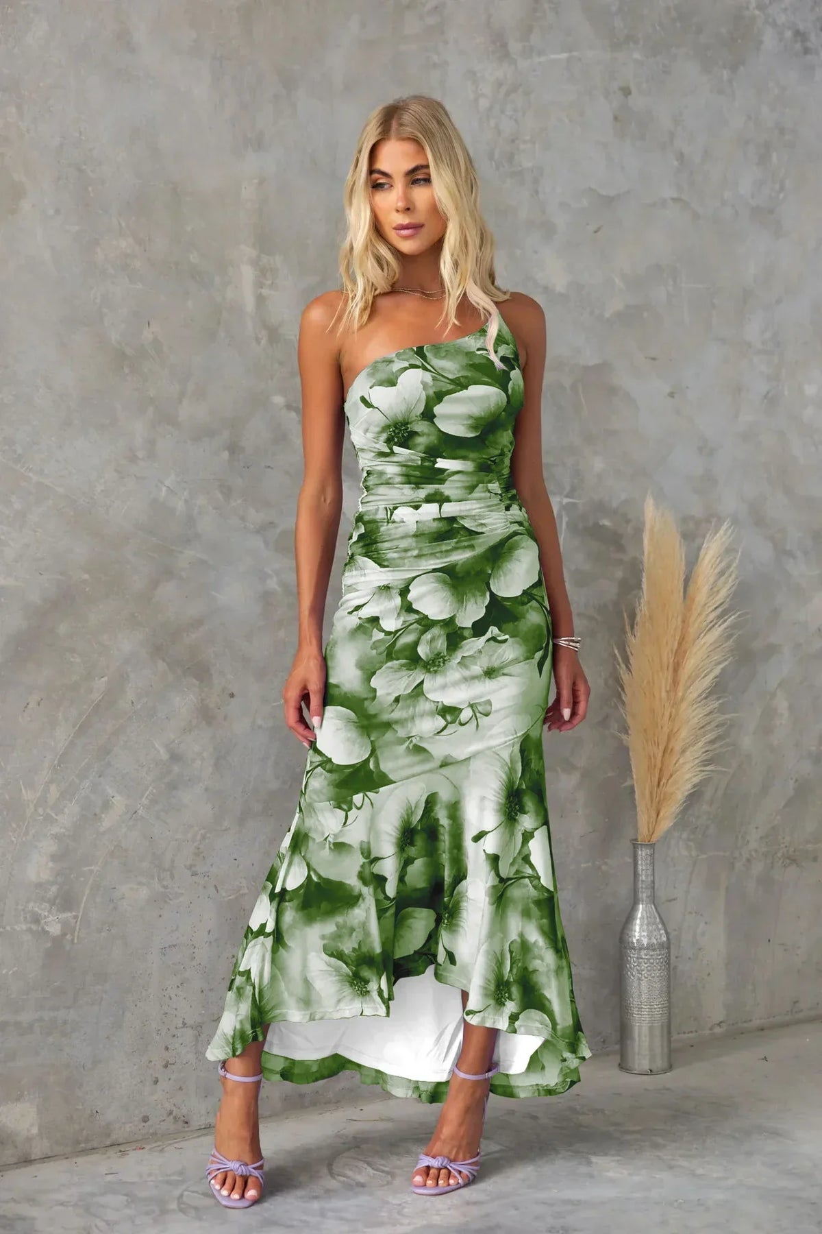Elegant Floral Midi Dress for Warm Weather