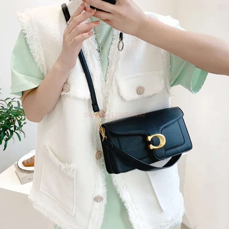 Elegant Handbag with Spacious Capacity