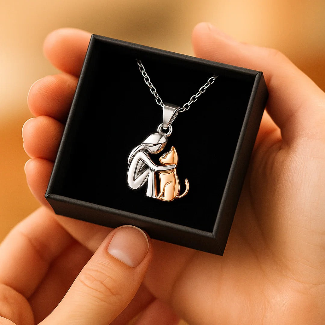 Elegant Hug Pendant Chain Necklace - Stylish Jewelry