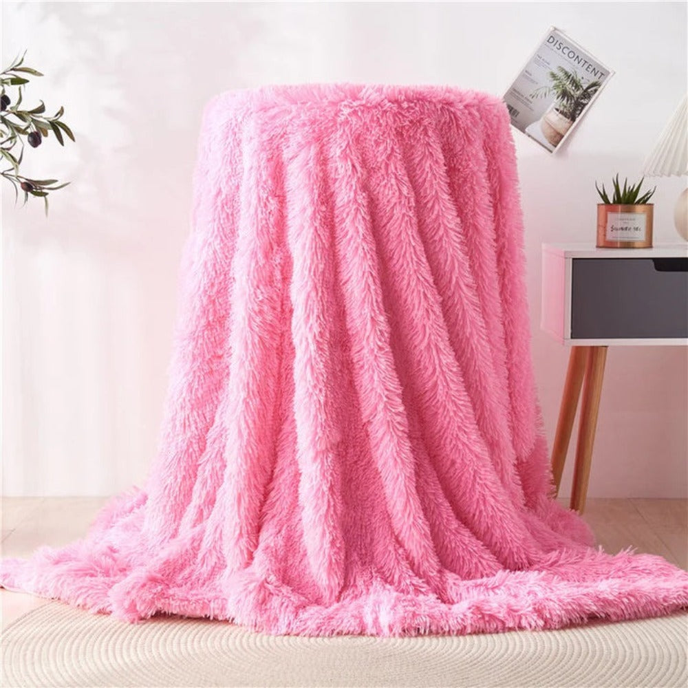 Fluffy faux fur throw blanket