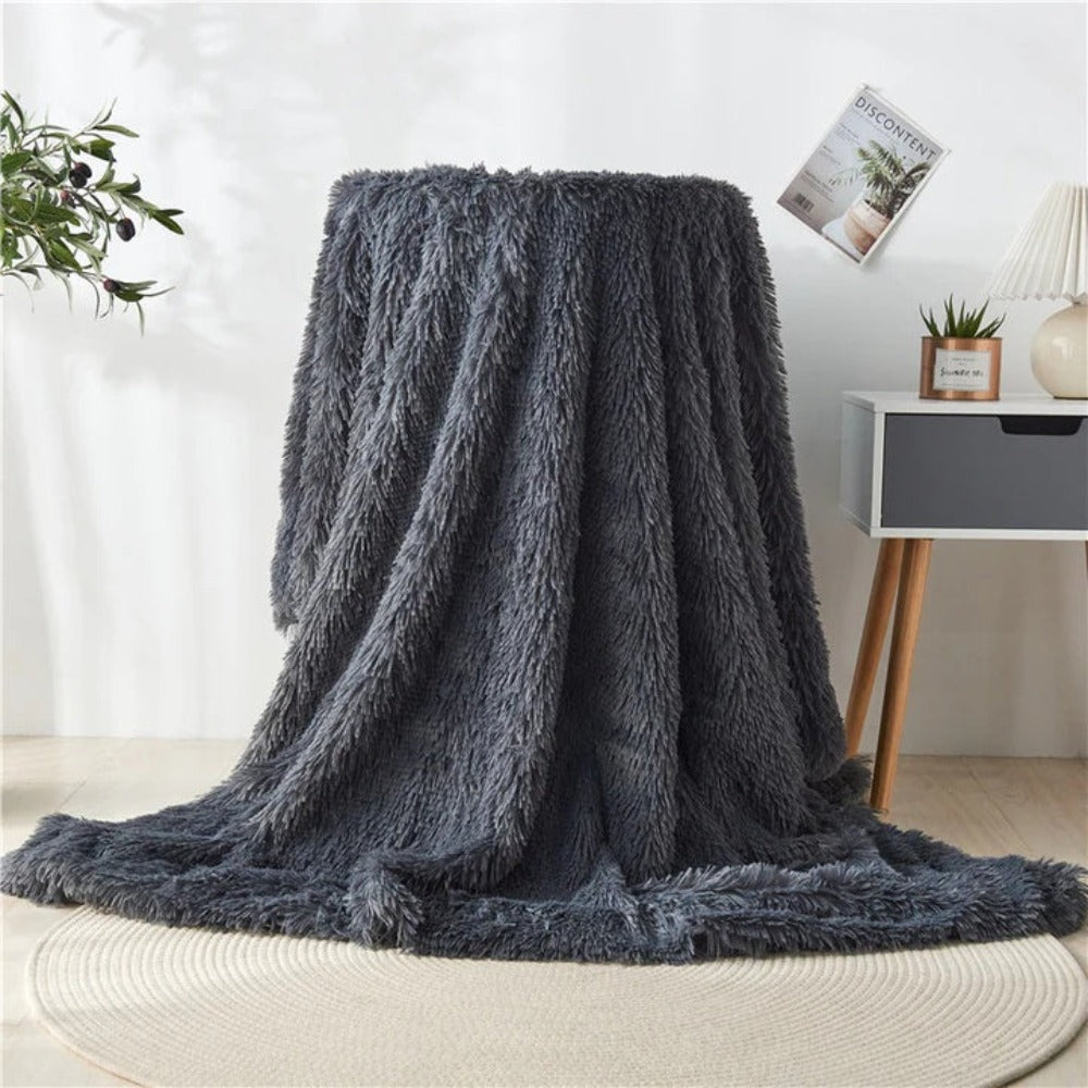 Fluffy faux fur throw blanket