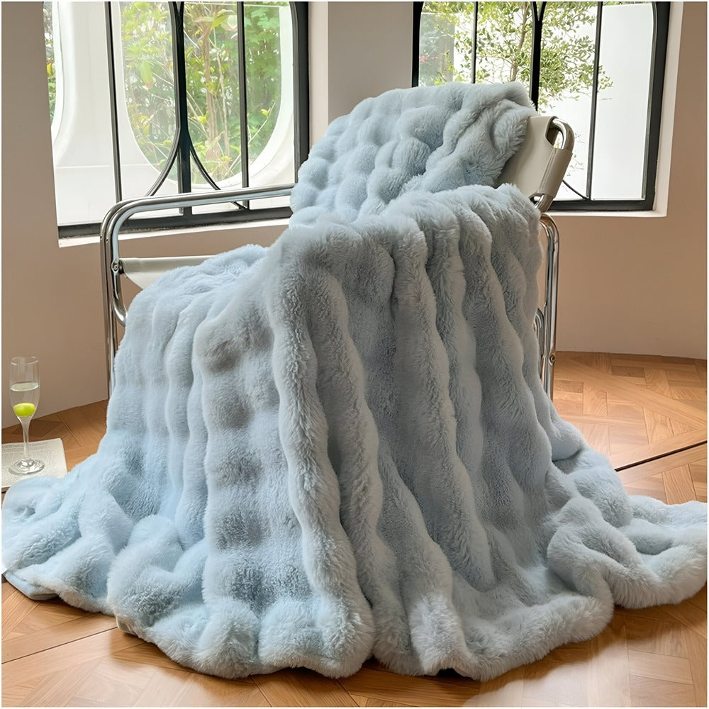 Fluffy Faux Fur Travel Blanket – Soft and Washable Fleece Blanket