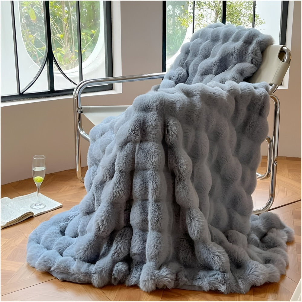 Fluffy Faux Fur Travel Blanket – Soft and Washable Fleece Blanket