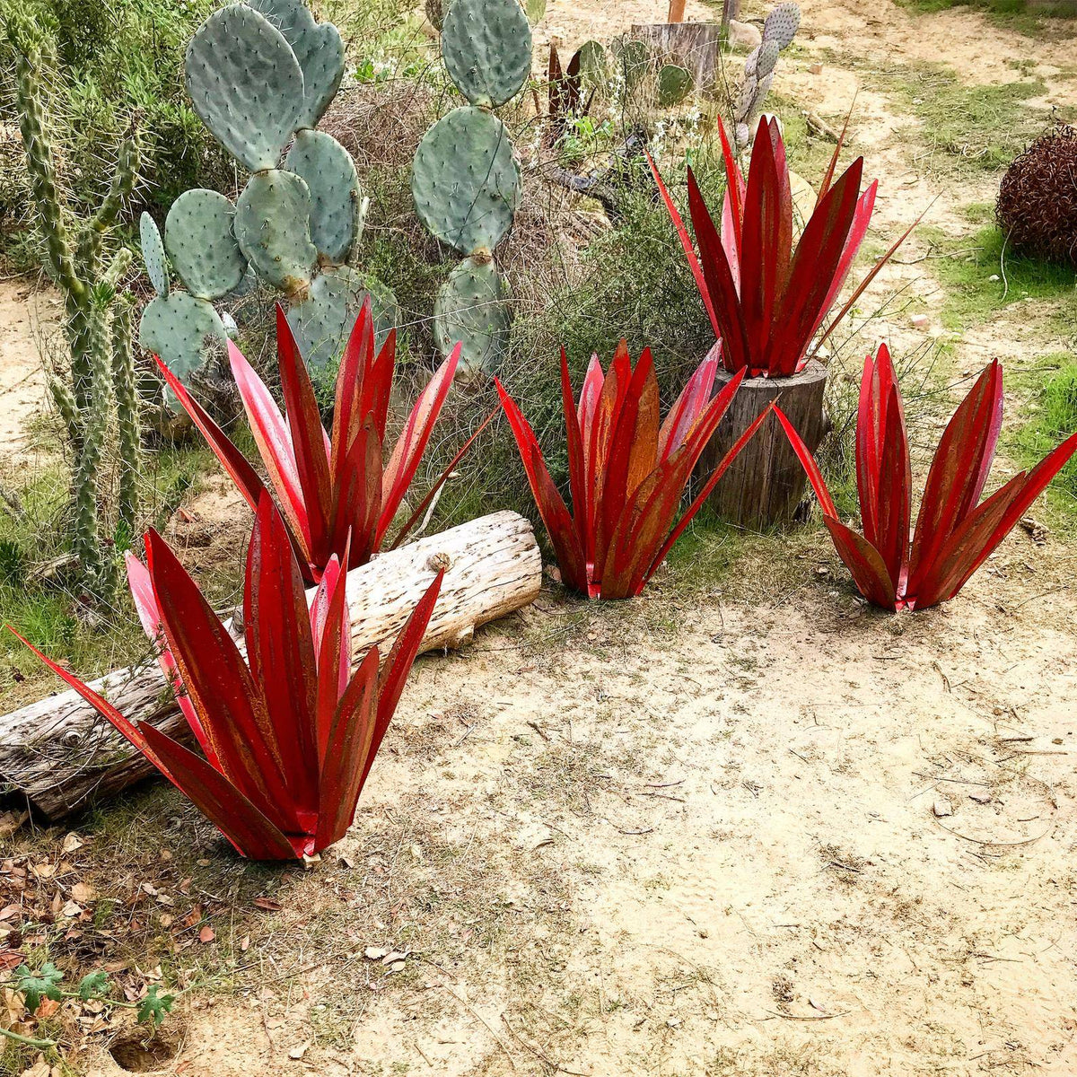 Handcrafted Rust-Proof Metal Agave Garden Sculpture for Indoor & Outdoor Decor