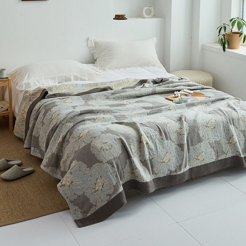 Japanese Soft Fleece Throw Blanket for Cozy Comfort