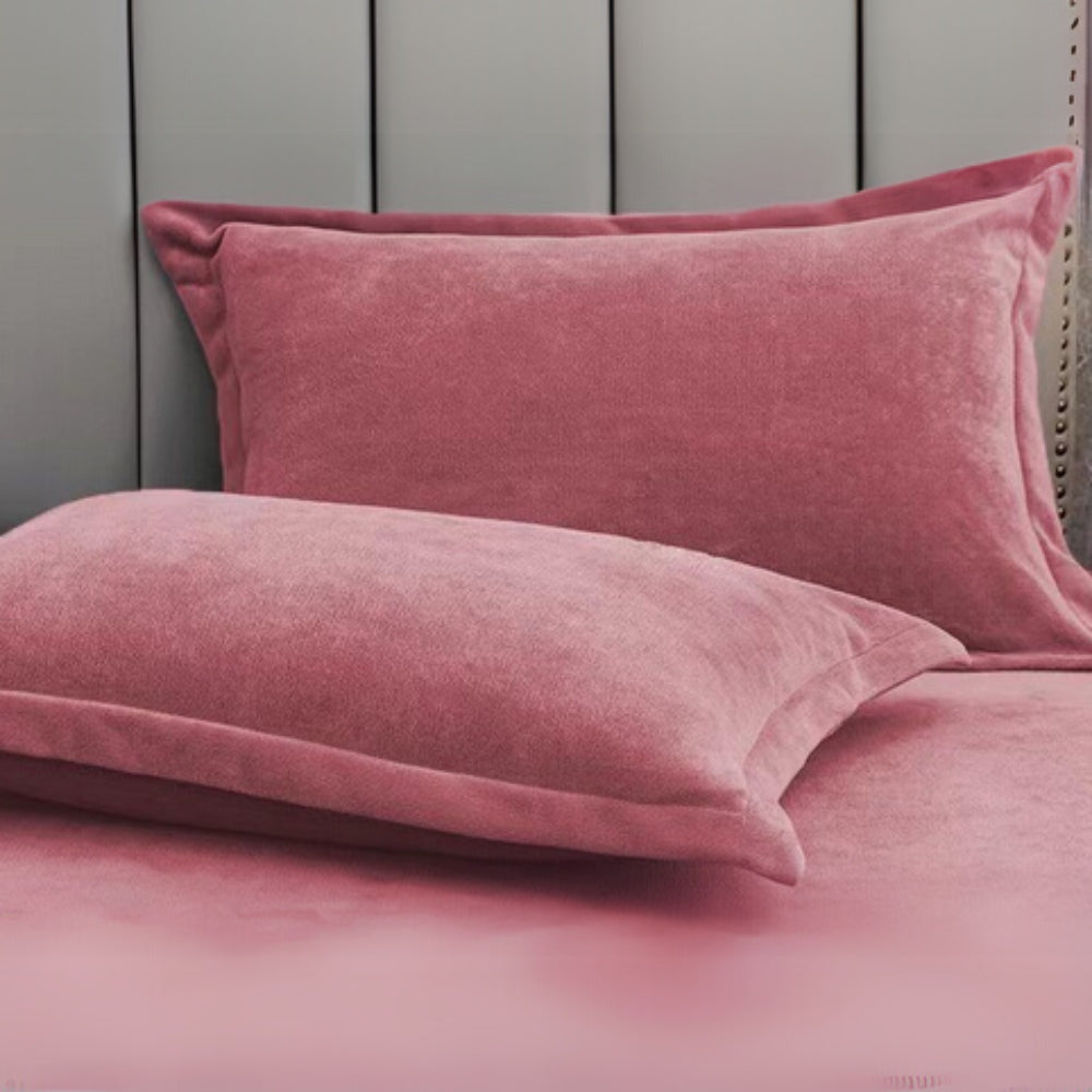 Lightweight and Comfortable Fleece Pillowcases