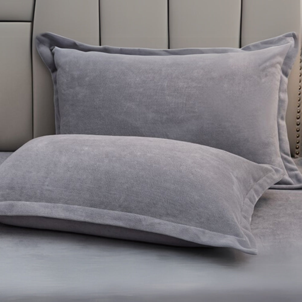 Lightweight and Comfortable Fleece Pillowcases