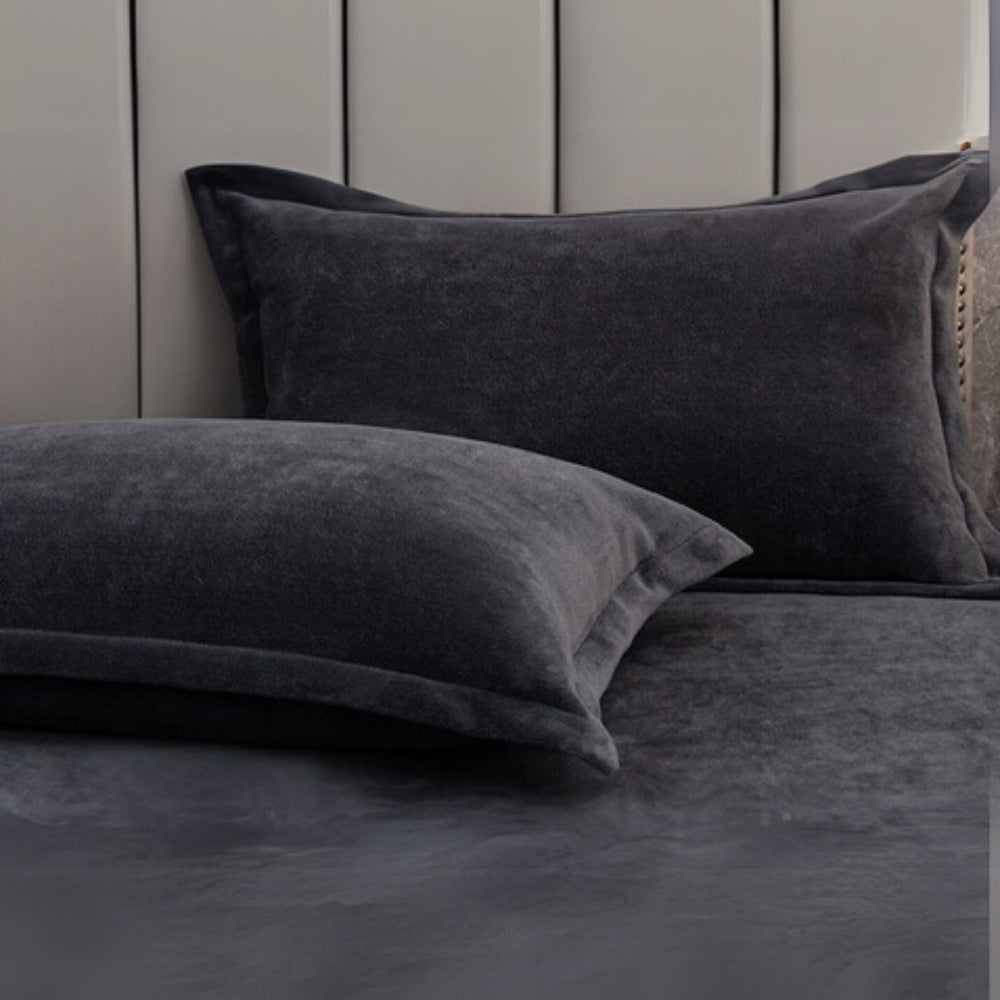 Lightweight and Comfortable Fleece Pillowcases