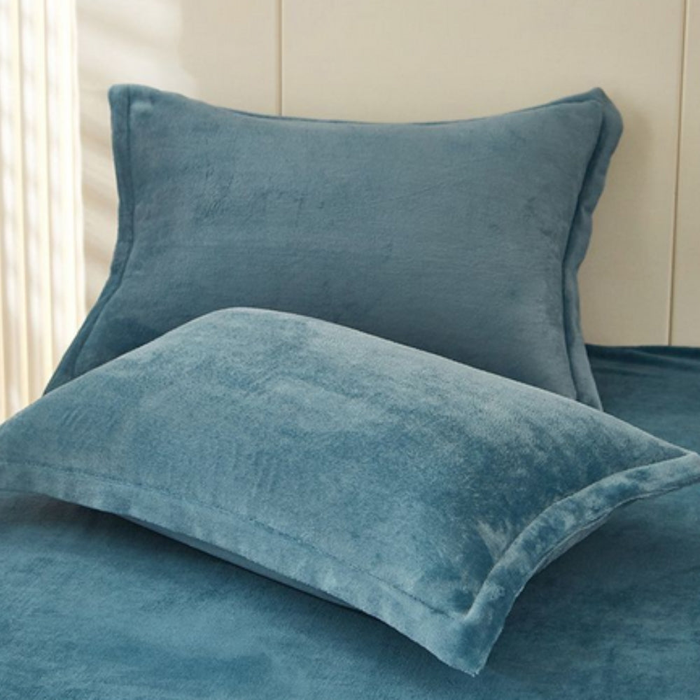 Lightweight and Comfortable Fleece Pillowcases