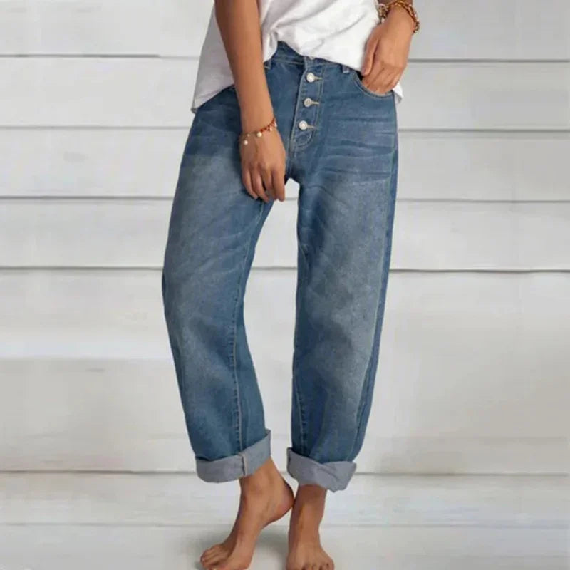 Loose-Fit High-Waist Jeans