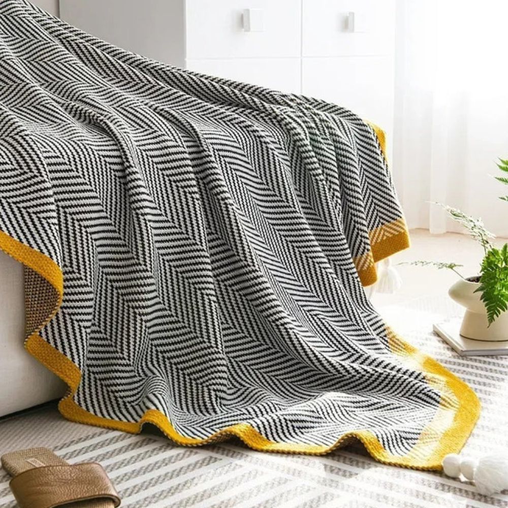 Luxurious Gold Chevron Pattern Throw Blanket