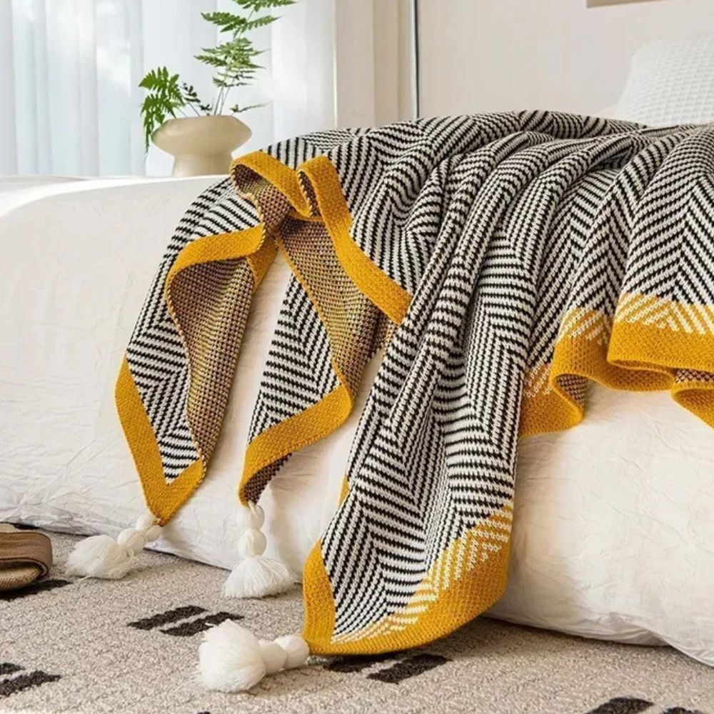 Luxurious Gold Chevron Pattern Throw Blanket