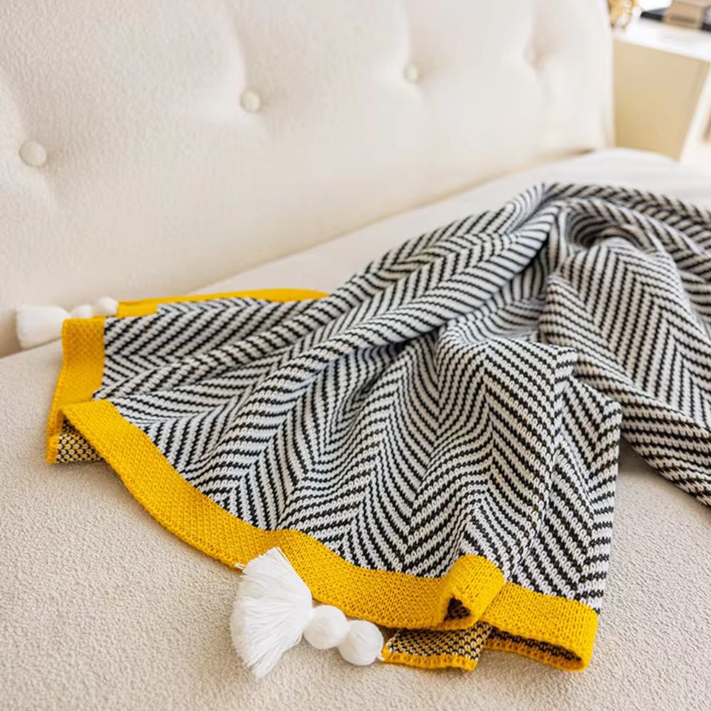 Luxurious Gold Chevron Pattern Throw Blanket