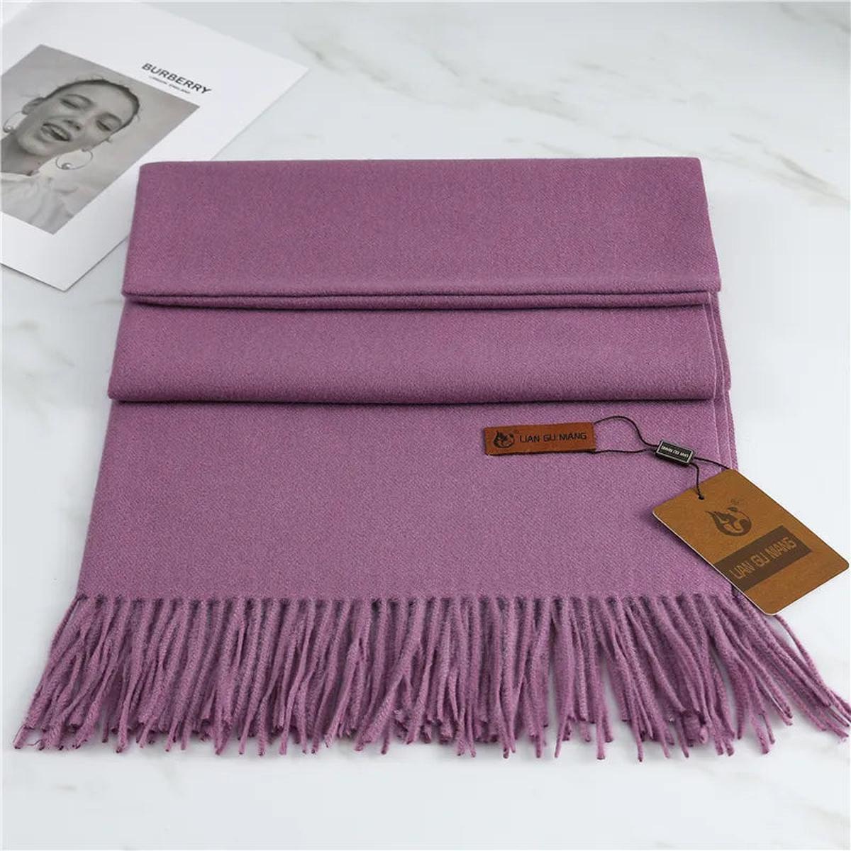 Luxury Cashmere Scarf – Elegance, Warmth & Comfort