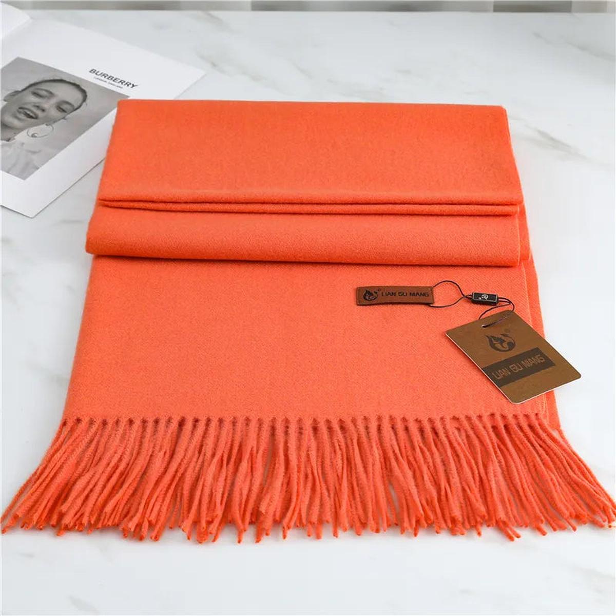 Luxury Cashmere Scarf – Elegance, Warmth & Comfort