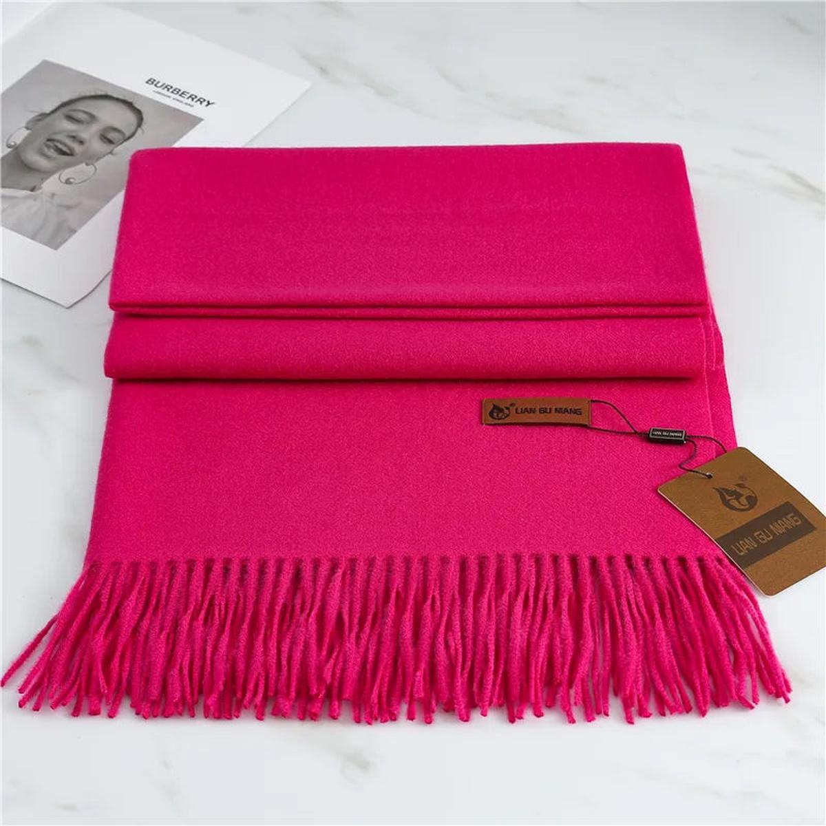 Luxury Cashmere Scarf – Elegance, Warmth & Comfort