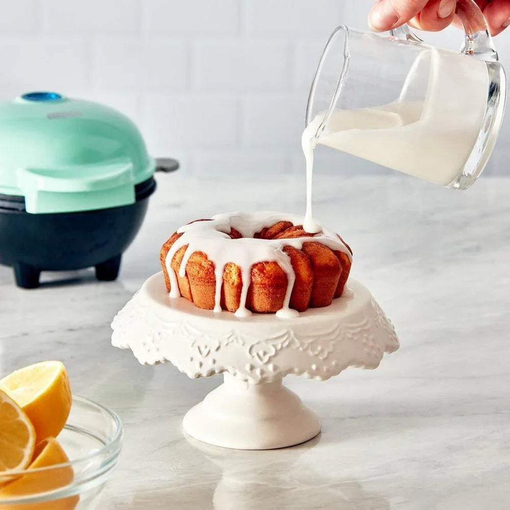 Make bundt cake in a few minutes