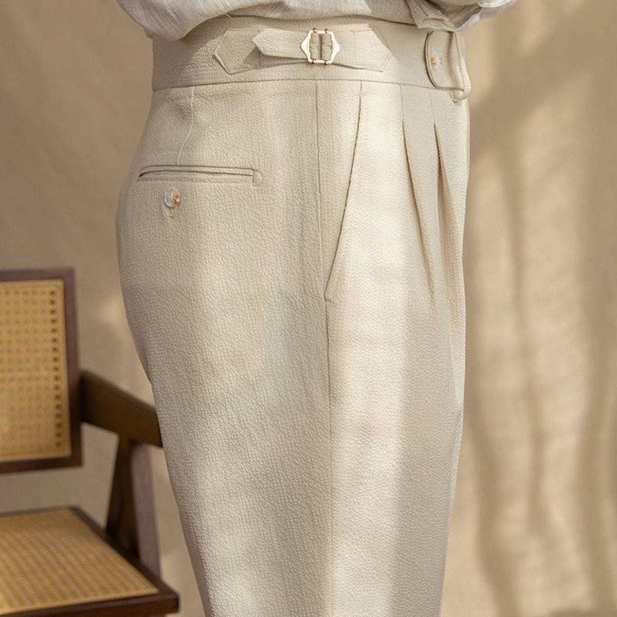 Men's High-Waisted Tailored Pleated Trousers with Buckled Waistband