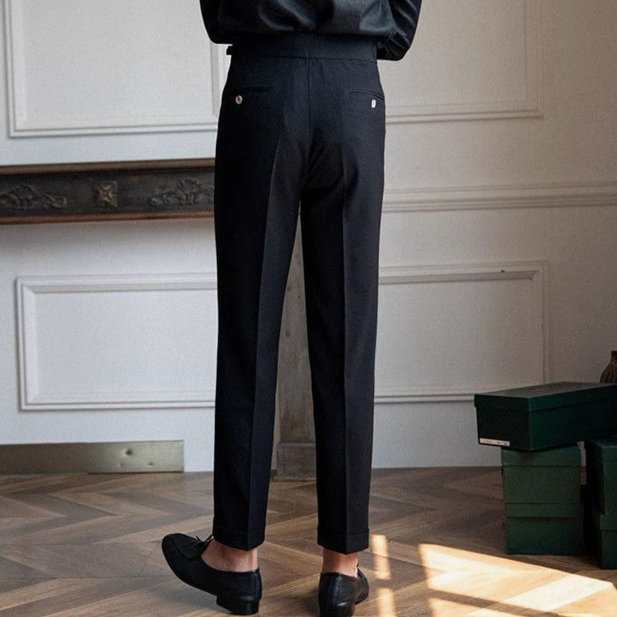 Men's High-Waisted Tailored Pleated Trousers with Buckled Waistband