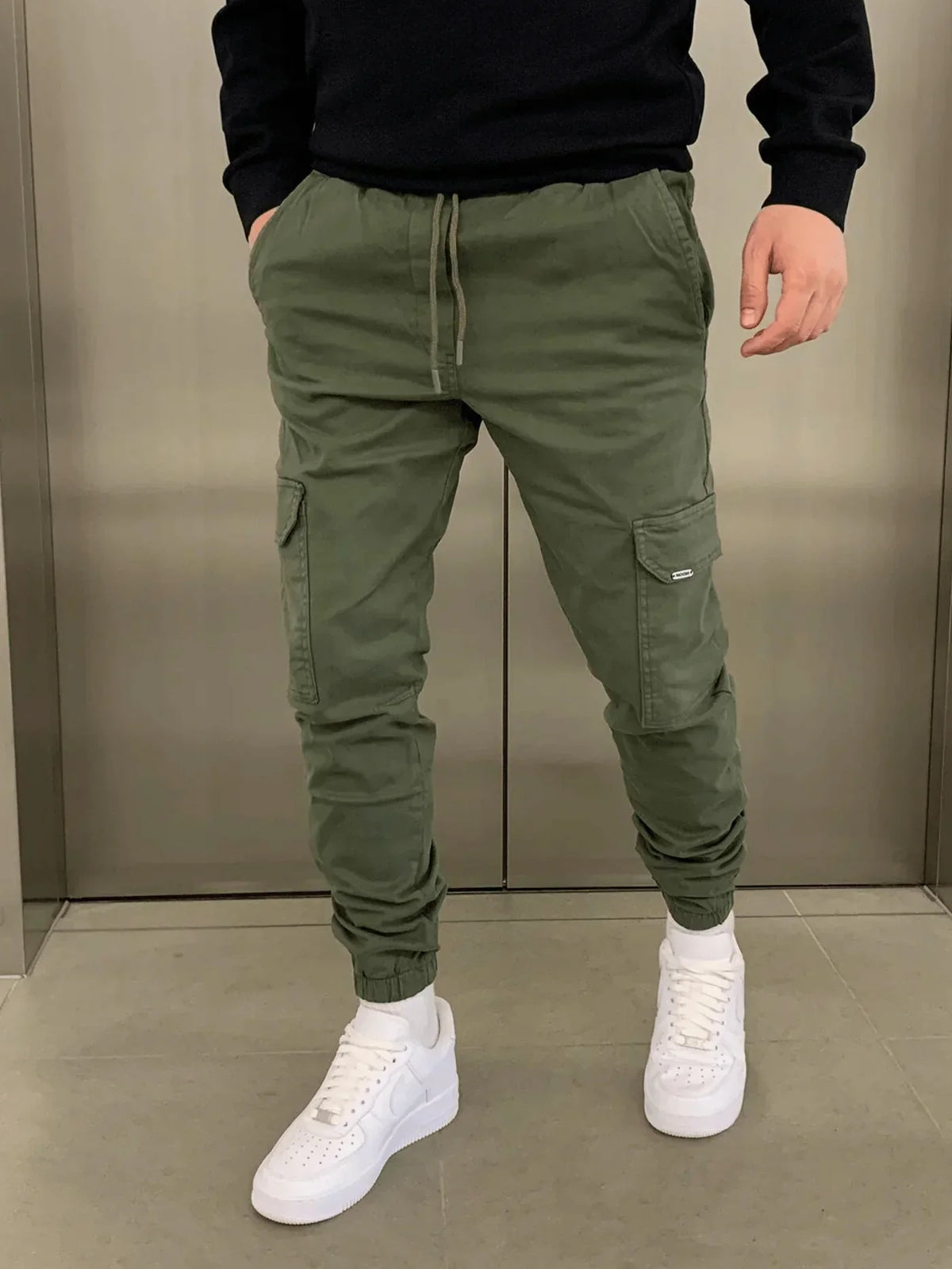 Men's Slim-Fit Cargo Trousers
