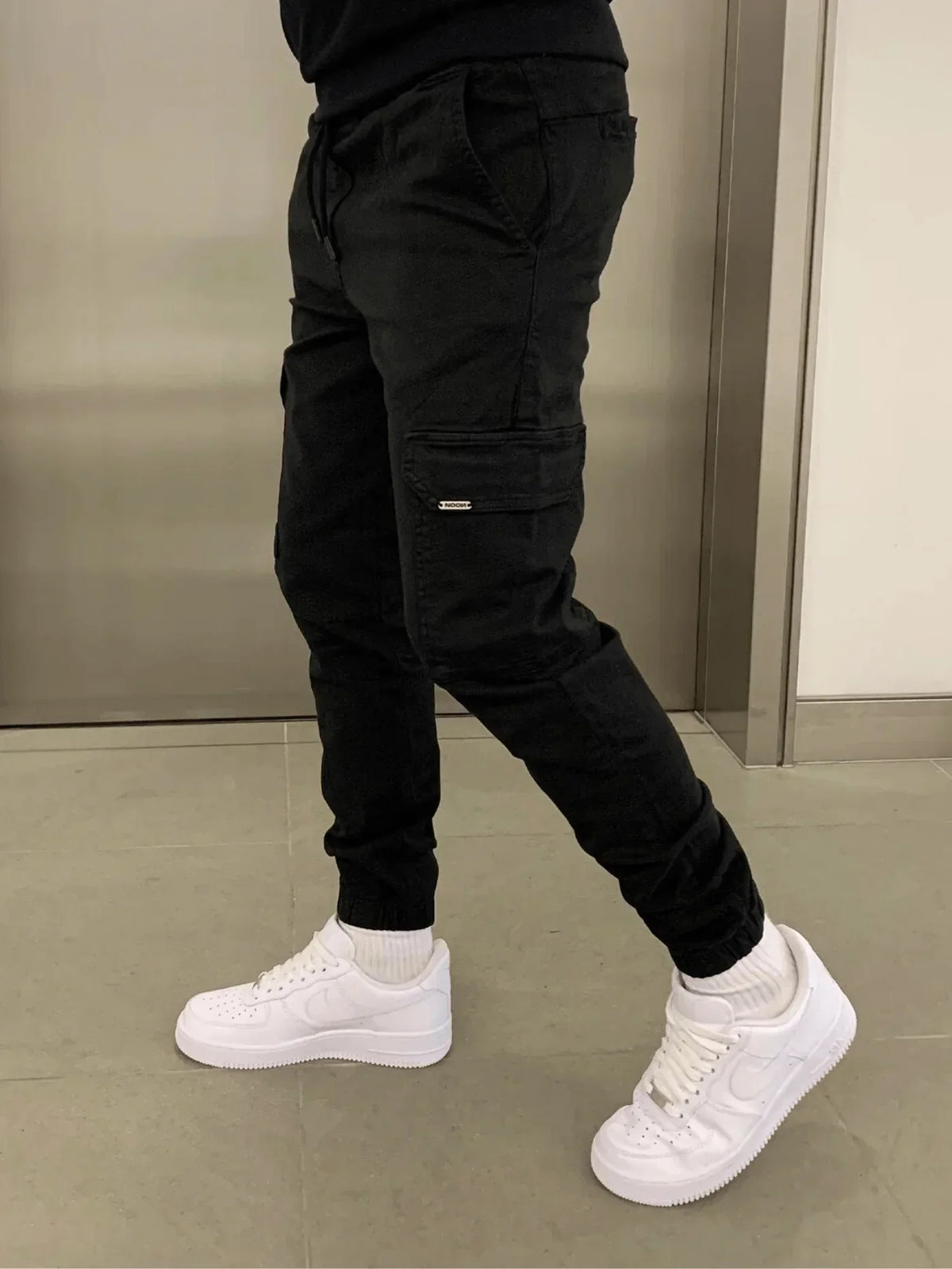 Men's Slim-Fit Cargo Trousers