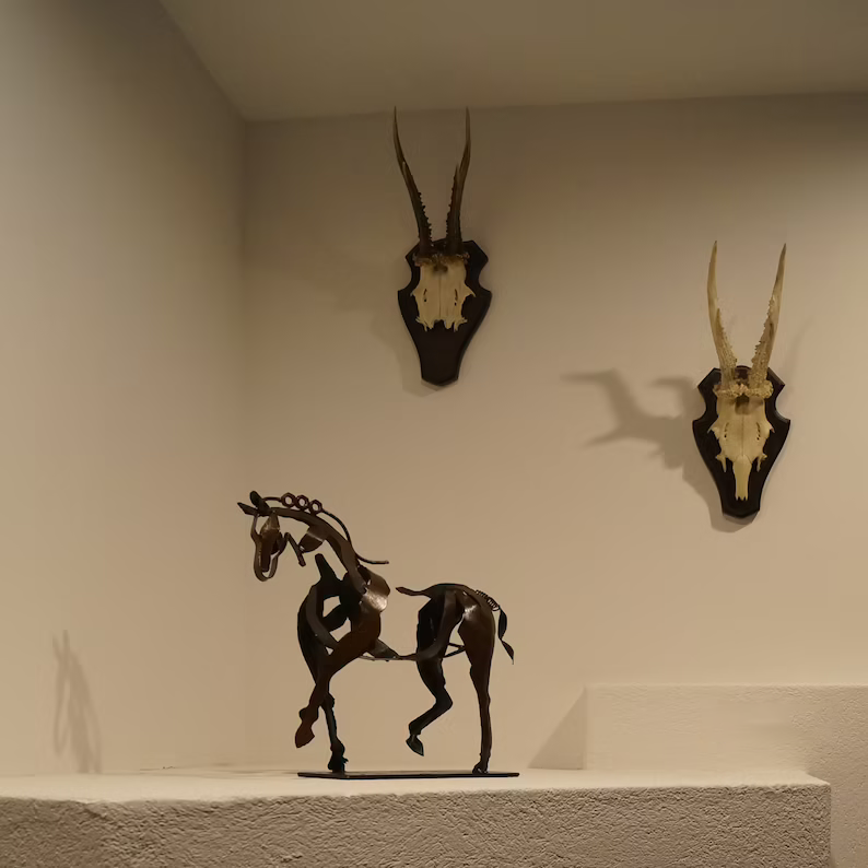 Metal Horse Sculpture - Artisanal Decor