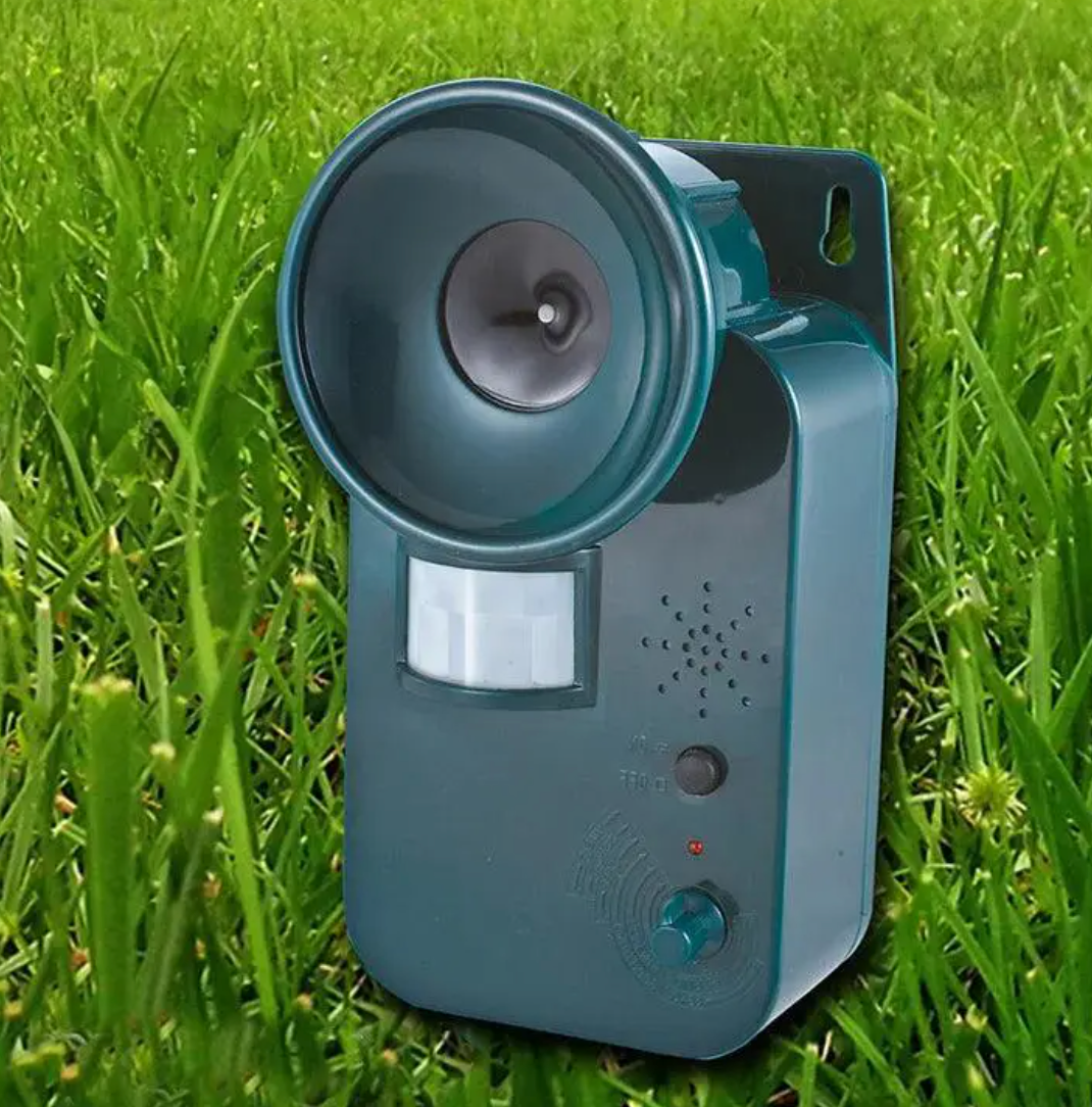 Outdoor Wireless Ultrasonic Animal and Pest Repeller 9V DC