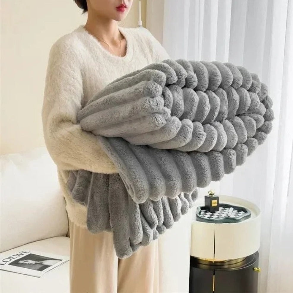Plush Ribbed Cosy Throw Blanket – Soft, Warm Striped Comfort Blanket for Bed and Sofa