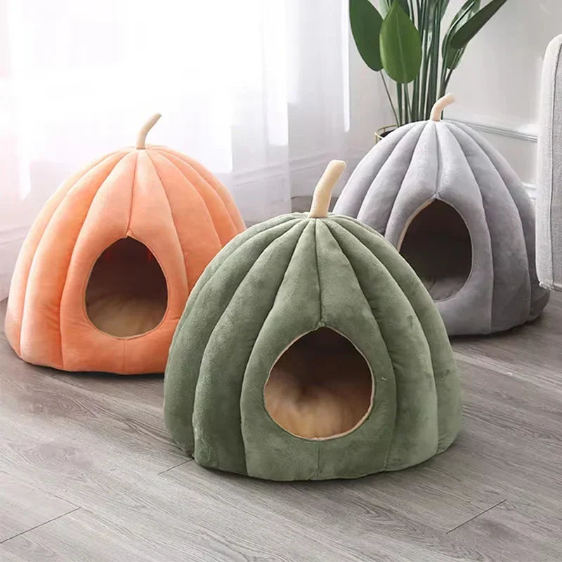 Pumpkin Cat Bed – Warm, Washable & Comfortable Cat Hideaway