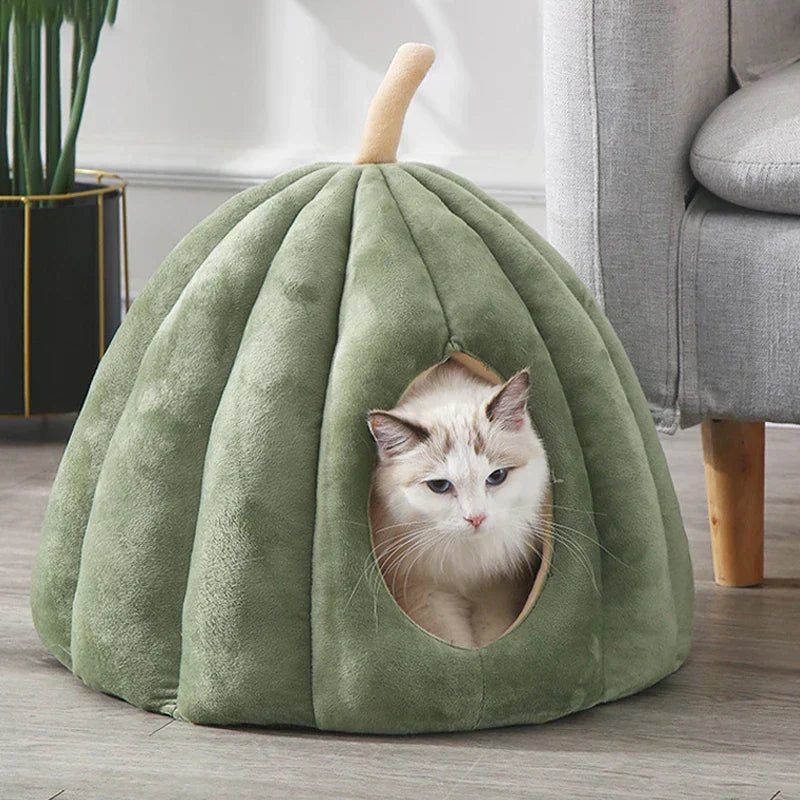Pumpkin Cat Bed – Warm, Washable & Comfortable Cat Hideaway