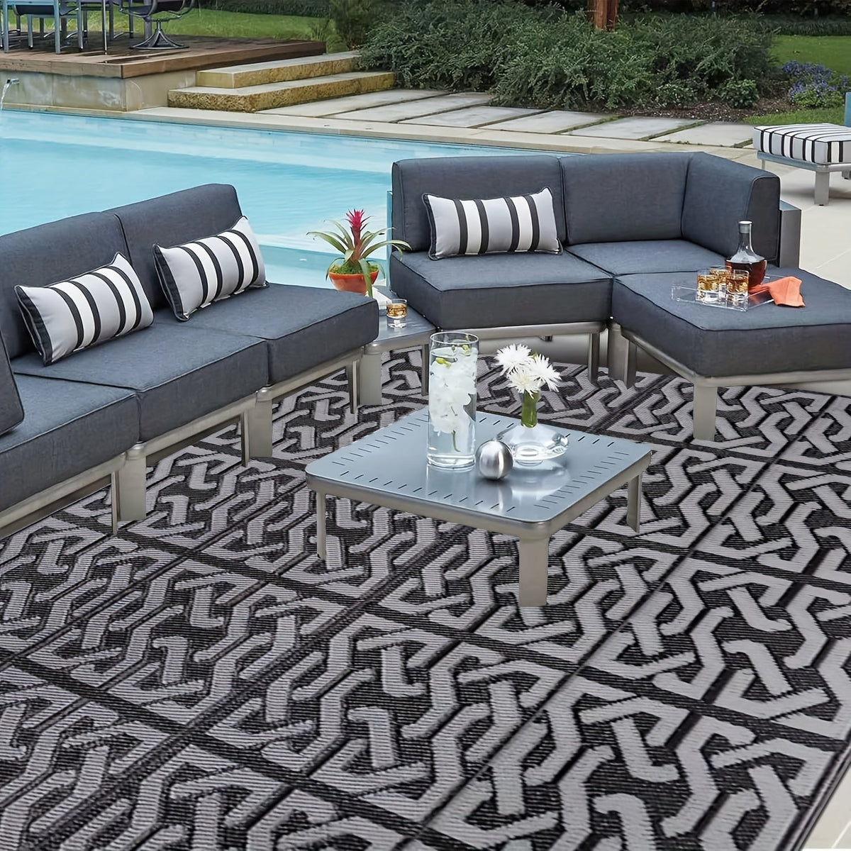 Reversible Outdoor Rug | Modern Patio Mat in Black and Grey