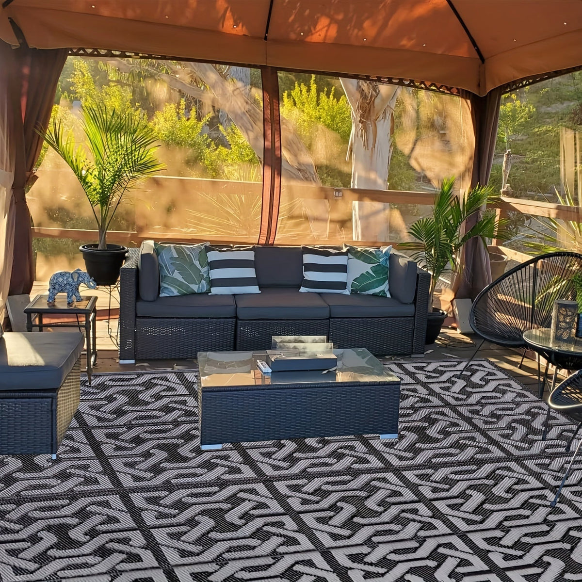 Reversible Outdoor Rug | Modern Patio Mat in Black and Grey
