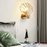 Shell Glass Wall Light – Decorative Fixture with Warm LED Lighting