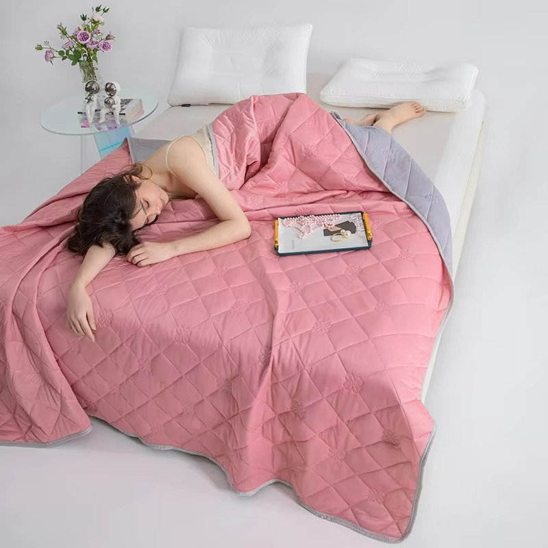 Soft and Breathable Summer Duvet for Air-Conditioned Rooms
