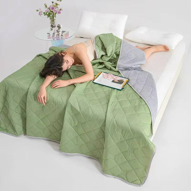 Soft and Breathable Summer Duvet for Air-Conditioned Rooms