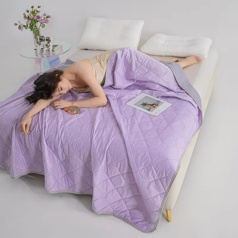 Soft and Breathable Summer Duvet for Air-Conditioned Rooms