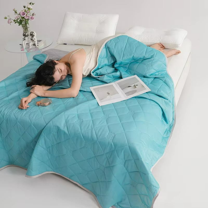 Soft and Breathable Summer Duvet for Air-Conditioned Rooms